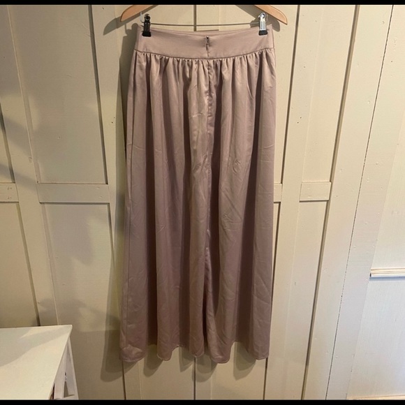 New Sabo Skirt Set - size medium - never worn! - Picture 5 of 16